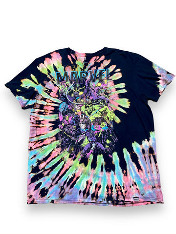 (XXL) Marvel Lineup Reverse Dye